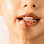 Cà phê Đắk Lắk làm sạch da chết cơ thể 600ml - Tặng tẩy da chết môi cà phê Đắk Lắk môi ẩm mềm 5g