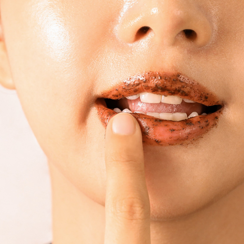 Cà phê Đắk Lắk làm sạch da chết cơ thể 600ml - Tặng tẩy da chết môi cà phê Đắk Lắk môi ẩm mềm 5g